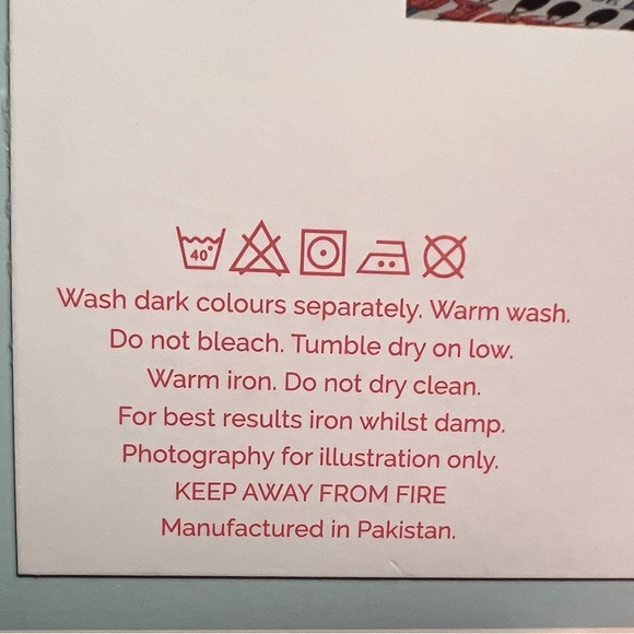 Cath Kidston London NWT Classic London Guards Multi Standard Pillowcase Pair - Picture 4 of 7